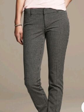 Banana Republic Factory  Suptle Print Sloan Fit Size 8